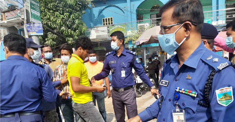 শতভাগ মাস্ক পরিধান নিশ্চিত করতে পুলিশের